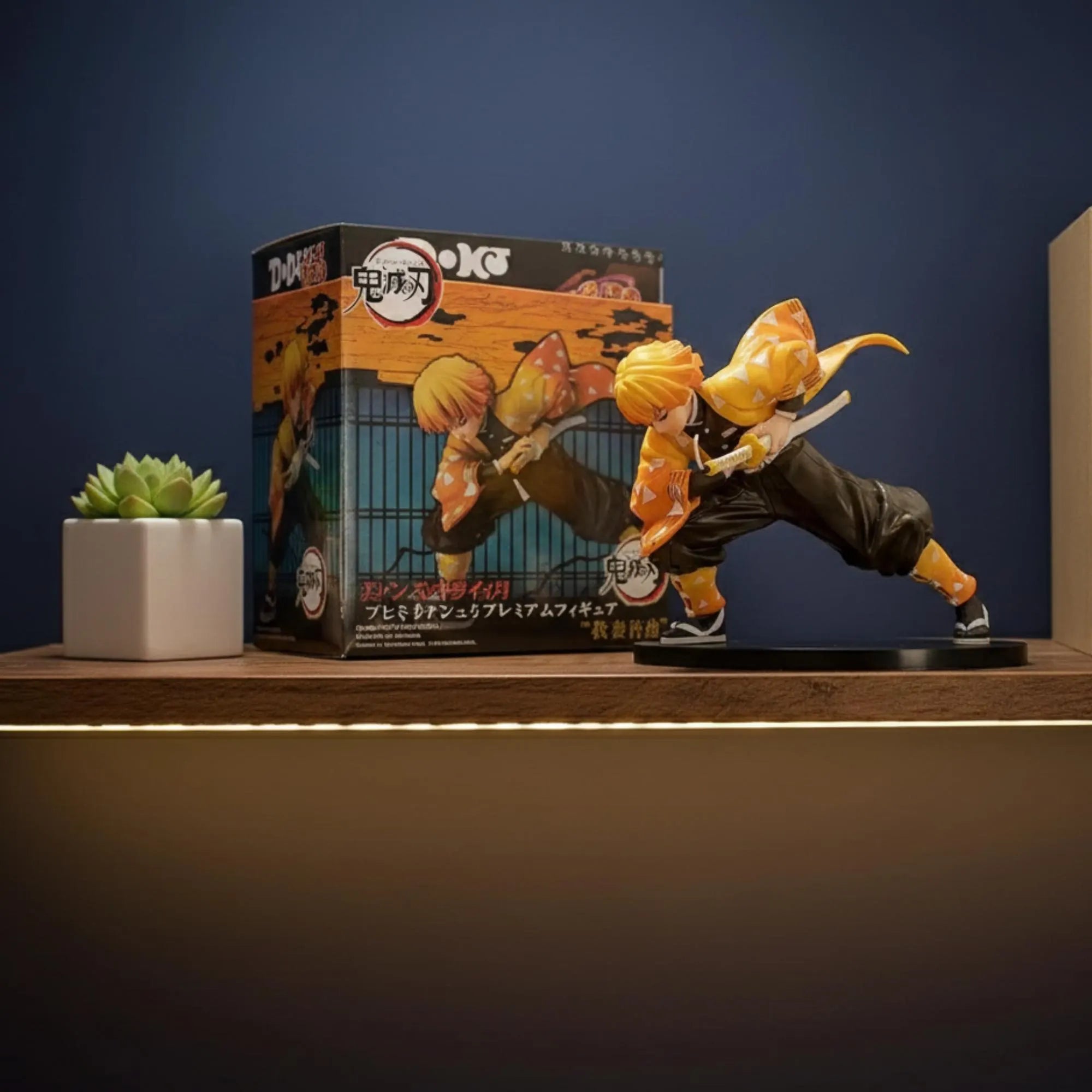Zenitsu Agatsuma Thunder Breathing Action Figure 15Cm Demon Slayer Figure for Desk, Gaming Setup