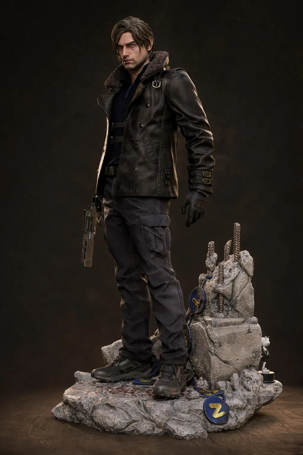 Resident Evil Requiem – Leon S. Kennedy and Mr. Racoon – Hand Painted Collectible Figure