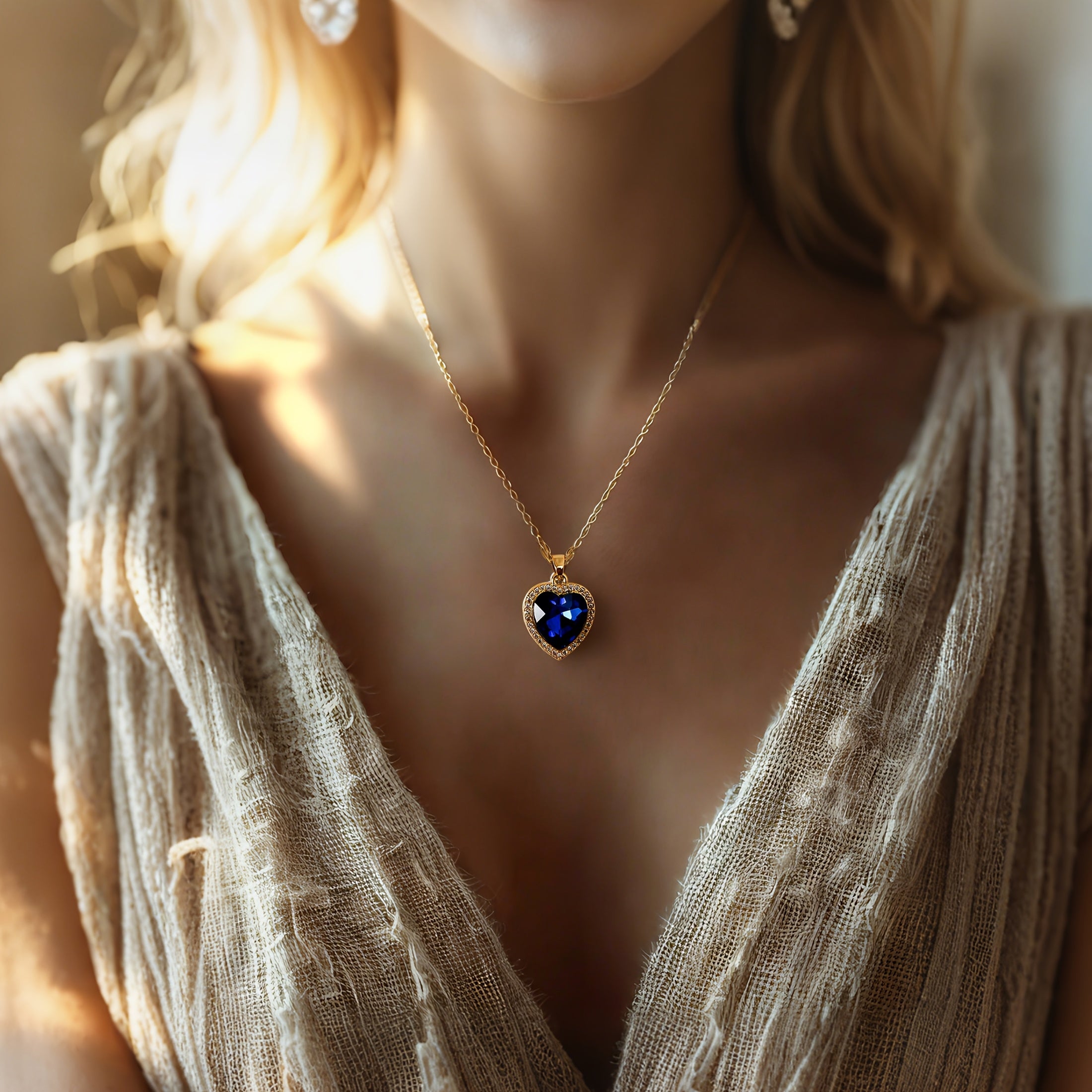 1 Heart Pendant Necklace for Stylish and Elegant Everyday Casual Parties