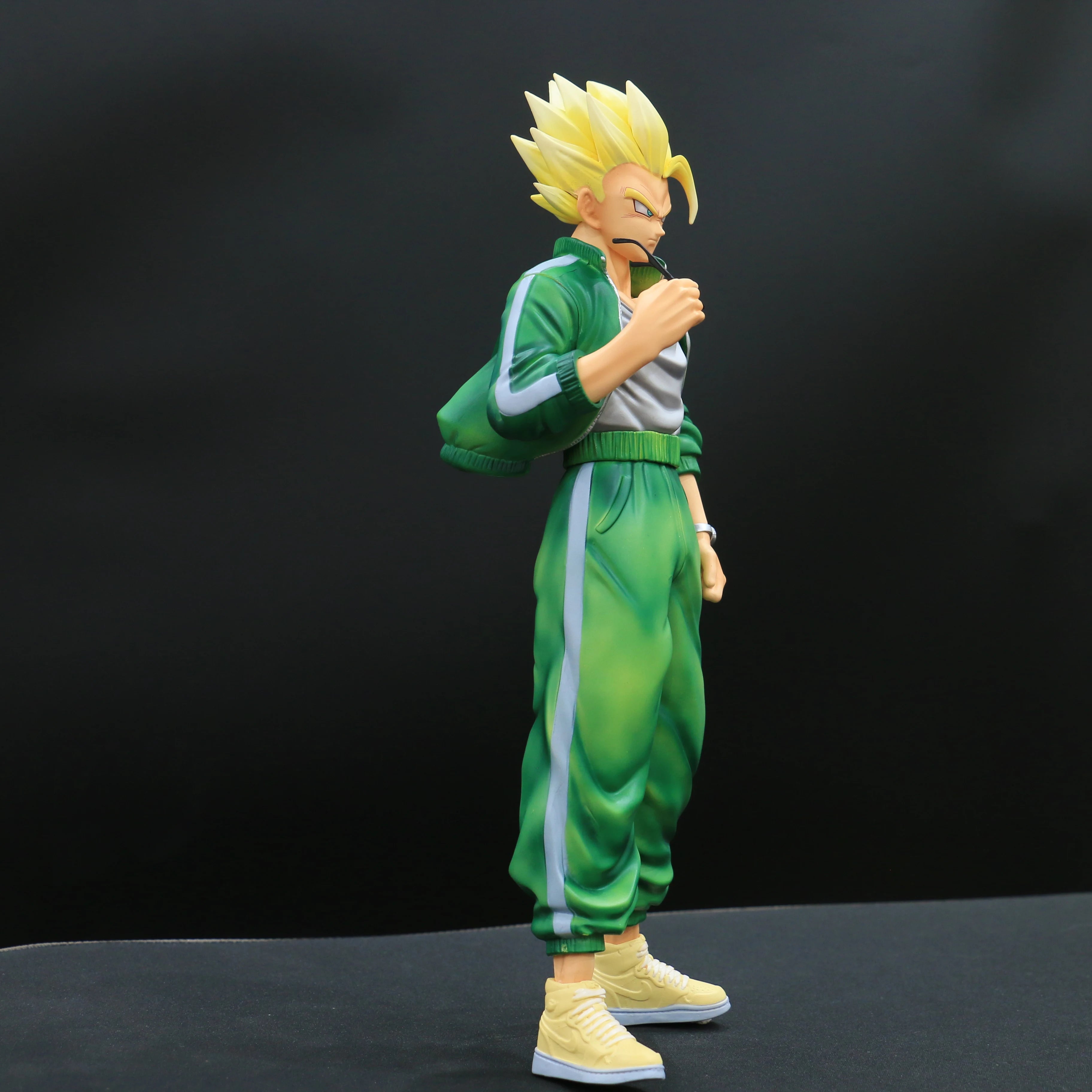 11.6in/29.5cm Statue Dragon Ball Z Son Gohan Figure High School Gohan Super Saiyan Action Figures Collection Model Toys Gifts