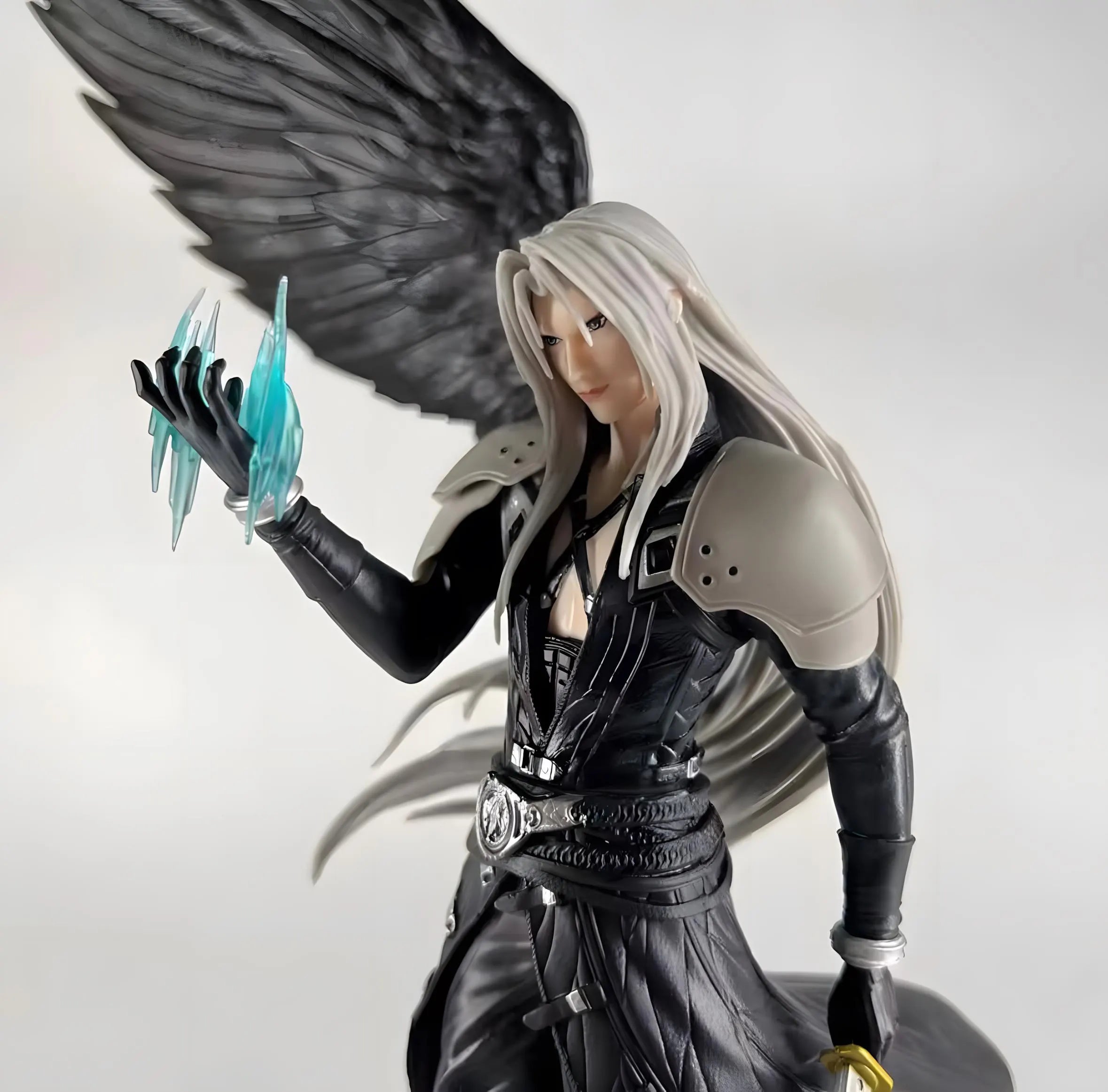 Final Fantasy : Sephiroth One-Winged Angel Video Game Figure / Collection Model - Home Decoration - Desktop Figurines